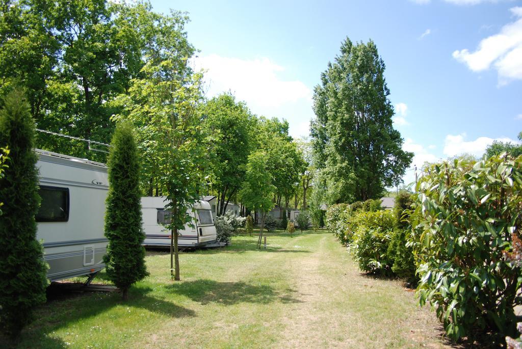 Domaine Les Acacias Otel La Ville-aux-Dames Dış mekan fotoğraf